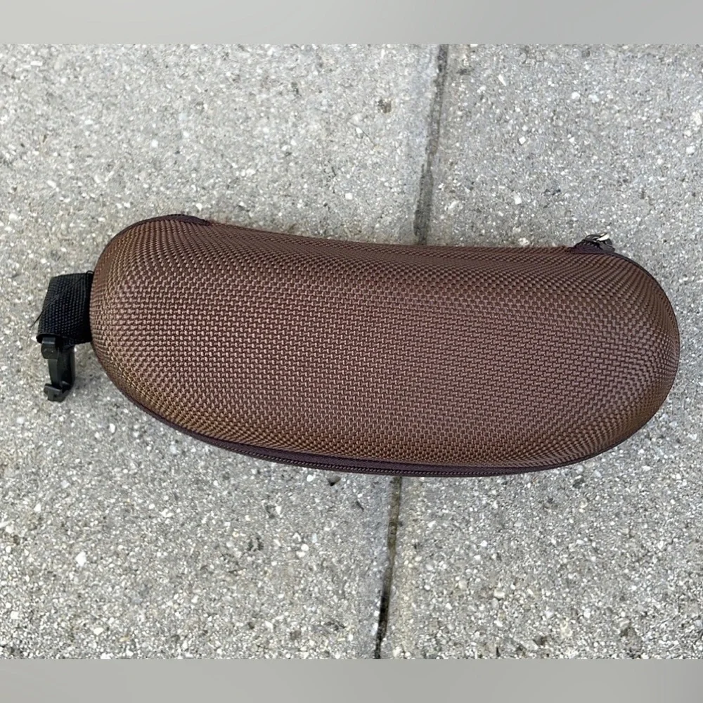 New Maui Jim Zippered Brown Hardshell Sunglasses Case w flaw - zipper tab broken
